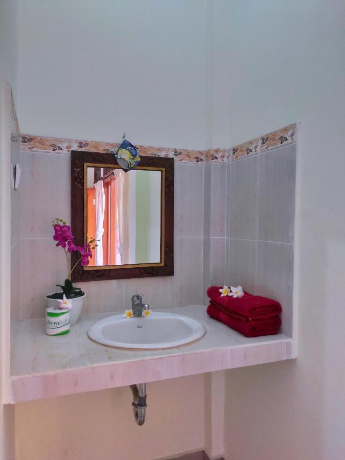 ホテル Gusti Rai House ウブド エクステリア 写真