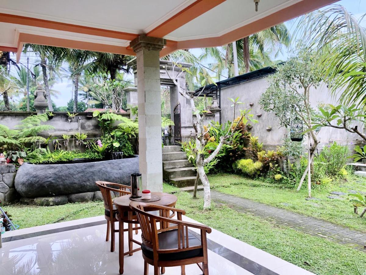 ホテル Gusti Rai House ウブド エクステリア 写真